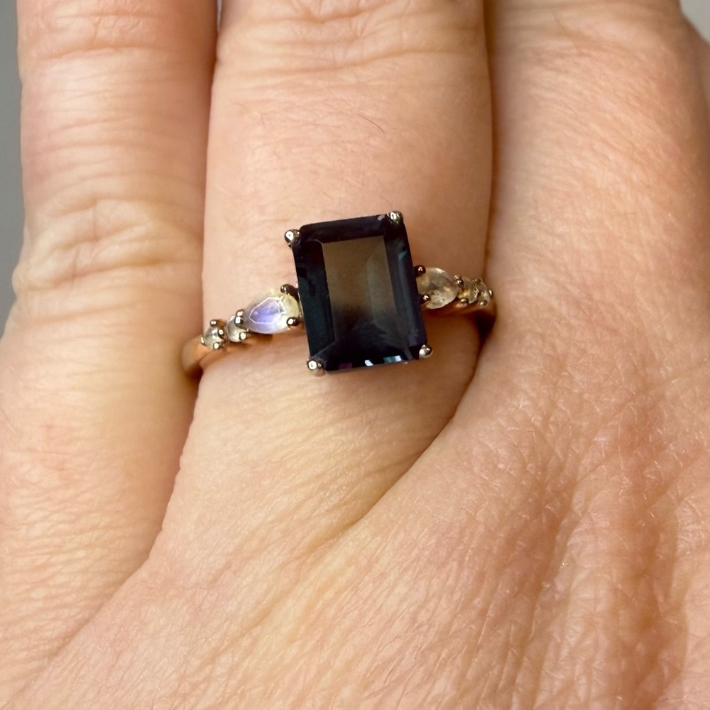 Custom made alexandrite, moonstone and rose gold ring - Picture 6 of 10